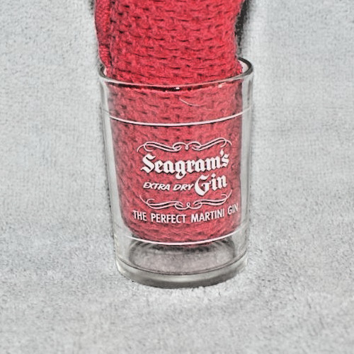 Vintage seagrams extra dry gin - vintage,